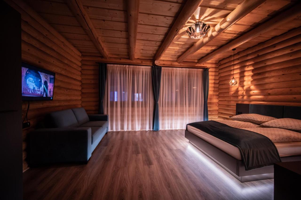 Mitosz Apartman Gyomaendrőd Kültér fotó